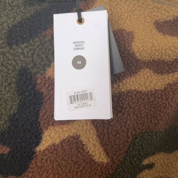 Herschel Camo Sherpa Vest Size M - Picture 6 of 6